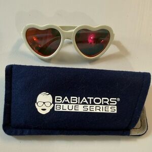 Babiators blue series White Heart-Shaped Sunglasses with pink Mirror Lenses